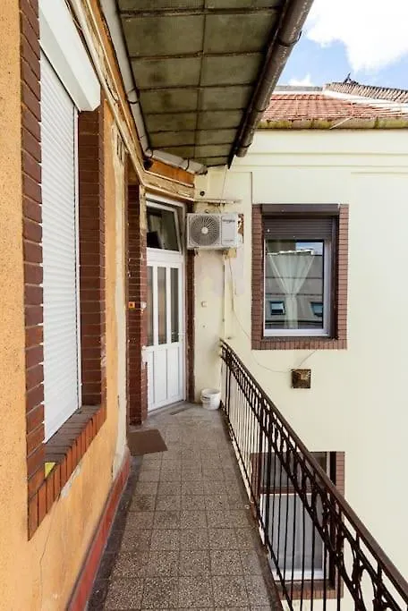 Historic Charm On Dohany Street By Newave Budapest Apartment