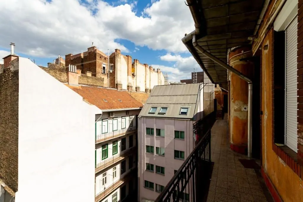 Historic Charm On Dohany Street By Newave Budapest